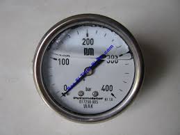 đồng hồ đo áp suất bị chảy dầu