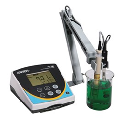 Meter with Probes, Stand, & NIST Traceable Calbration Report WD-35413-01 pH/CON 700 Oakton